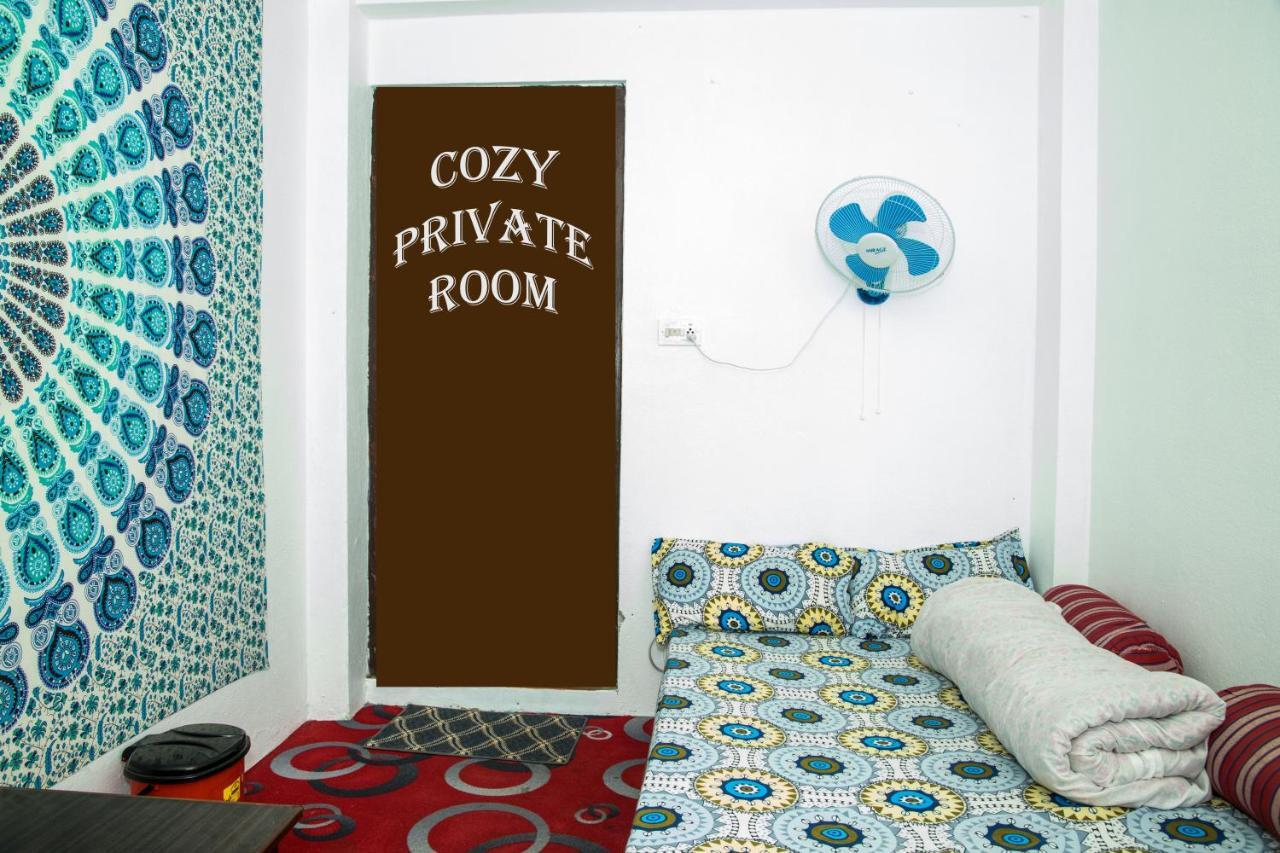 Planet Nomad Hostel Катманду Экстерьер фото